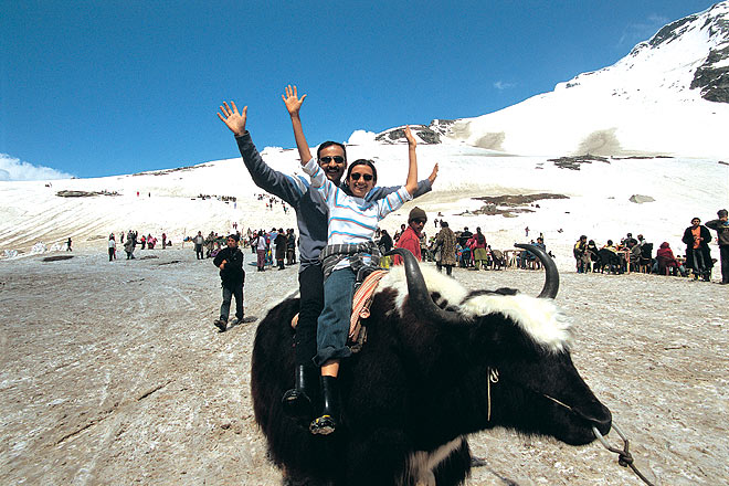 Admire the Rohtang Pass