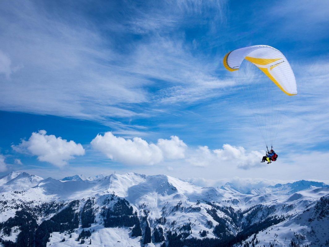 Paragliding in Solang