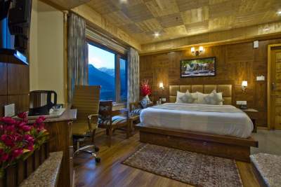 Deluxe Mountain View Room