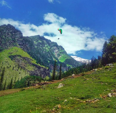 Paragliding in Valley