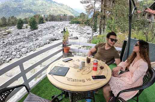 Food and Cafes in Kasol